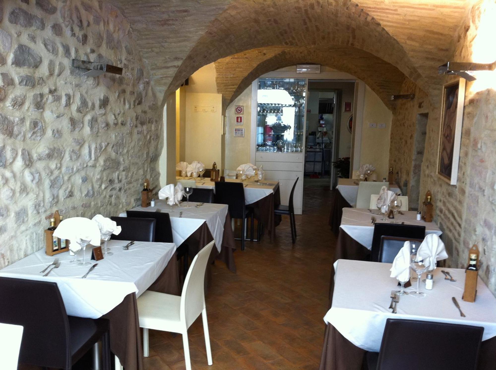 Oro Rosso Hotel Ristorante Montefalco Exterior photo