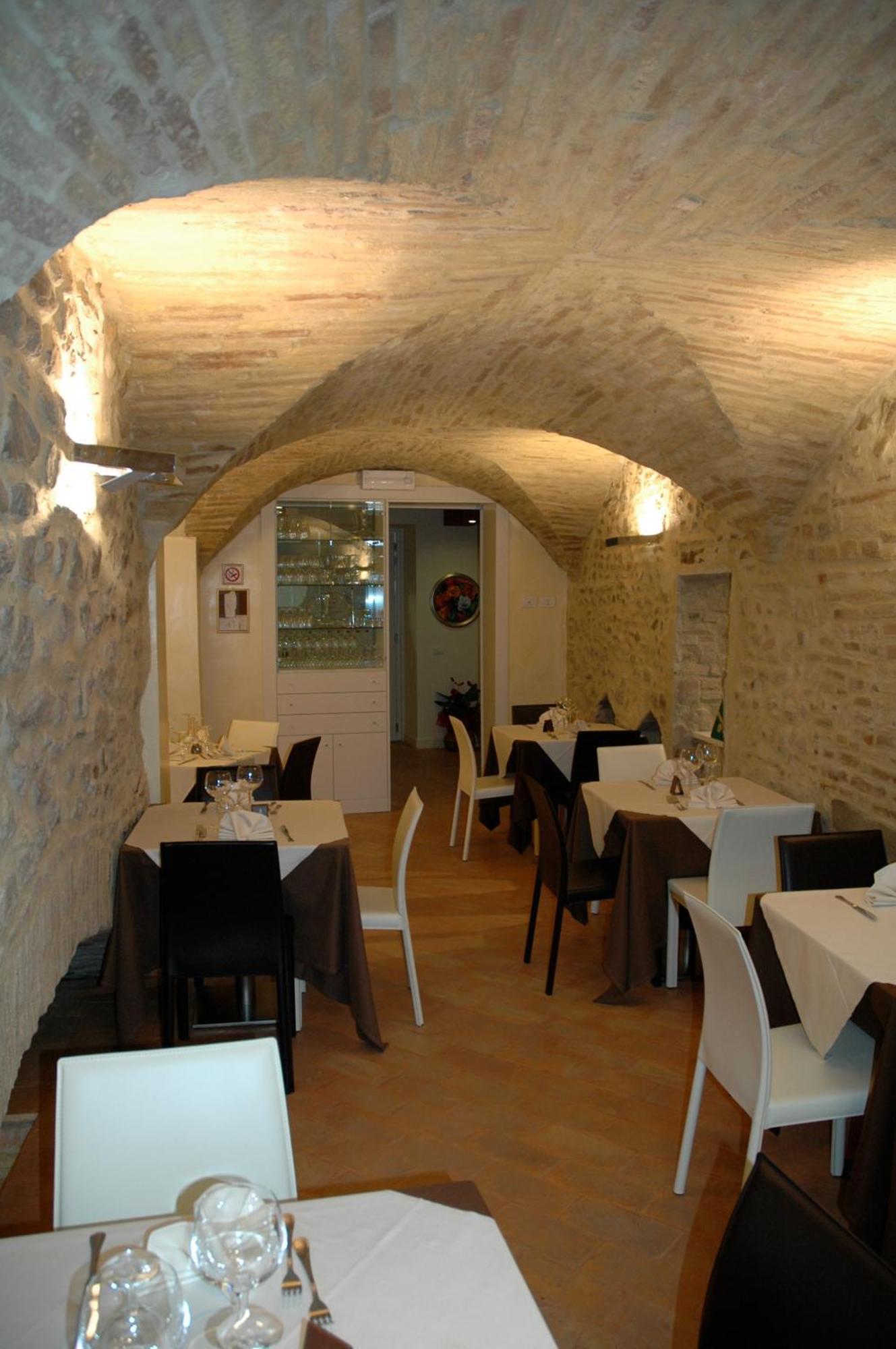 Oro Rosso Hotel Ristorante Montefalco Exterior photo